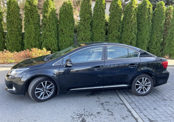Toyota Avensis cena 31900 przebieg: 199900, rok produkcji 2012 z Wrocław małe 326